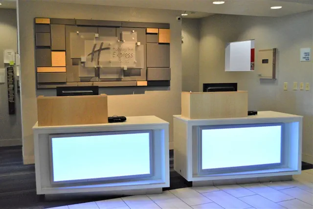 Photo 1 - Holiday Inn Express & Suites Batesville by IHG
