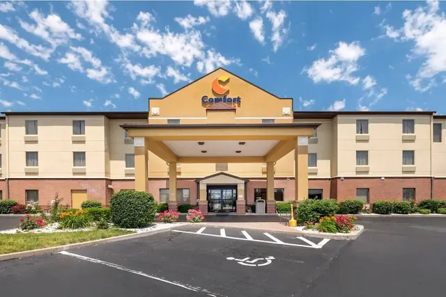 Photo 1 - Comfort Suites Miamisburg - Dayton South