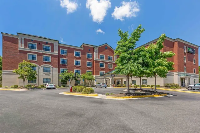 Photo 1 - Extended Stay America Suites DC Fairfax Fair Oaks Mall
