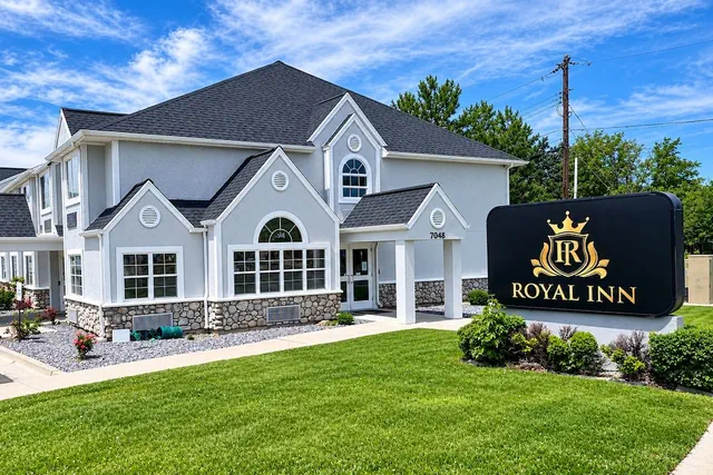 Photo 1 - Royal Inn