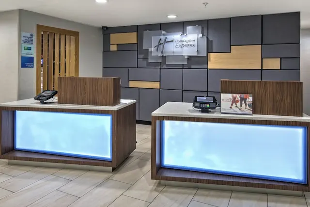 Photo 1 - Holiday Inn Express & Suites Crossville by IHG