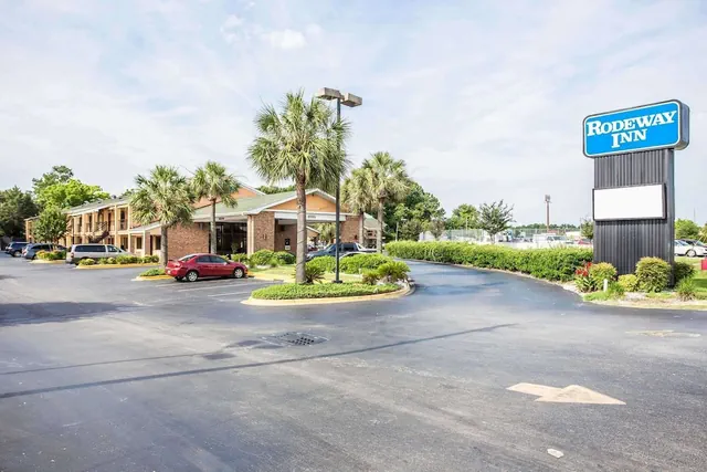 Photo 1 - Rodeway Inn North Charleston - Ashley Phosphate