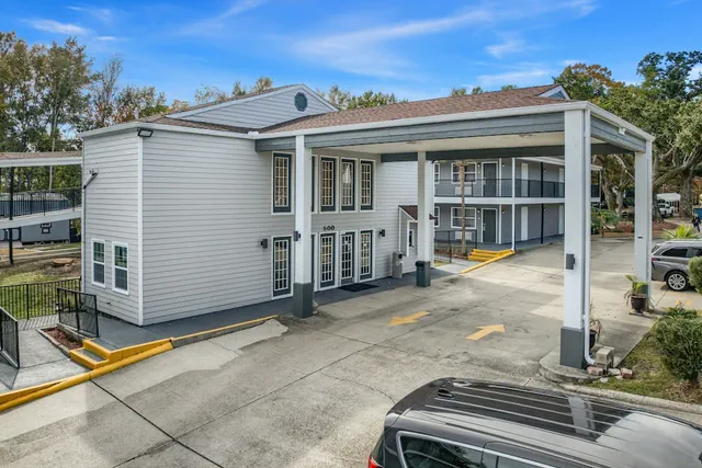 Photo 1 - Quality Inn Ocean Springs - Biloxi East