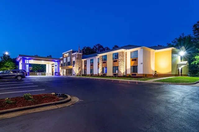 Photo 1 - Comfort Suites Eufaula North