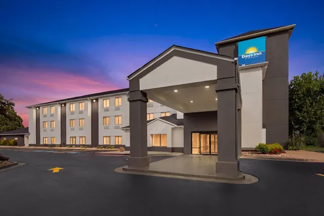Photo 1 - Days Inn by Wyndham McDonough