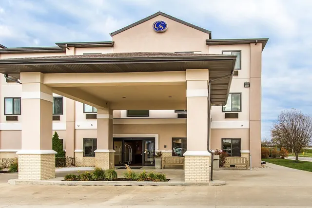 Photo 1 - Comfort Suites Mattoon East