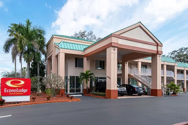 Photo 1 - Econo Lodge Inn & Suites Clearwater Central