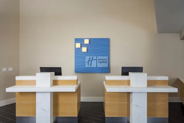 Photo 1 - Holiday Inn Express & Suites La Jolla – Windansea Beach by IHG