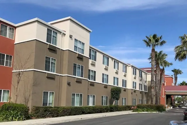Photo 1 - Holiday Inn Express Hotel & Suites Tracy by IHG