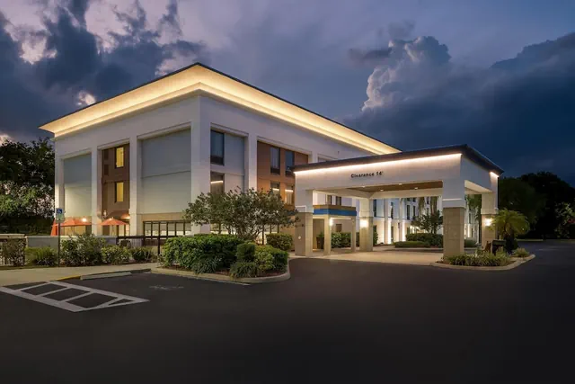 Photo 1 - Hampton Inn - Naples - I-75