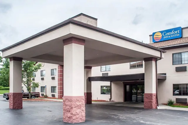 Photo 1 - Comfort Inn & Suites Hamburg - Buffalo South