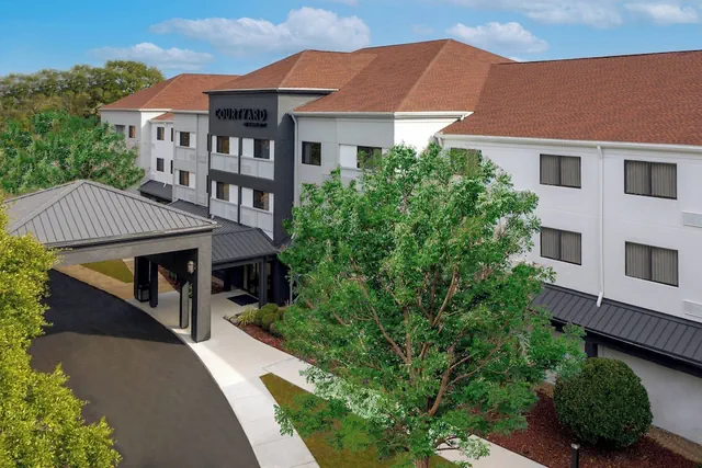 Photo 1 - Courtyard by Marriott Tallahassee North/I-10 Capital Circle