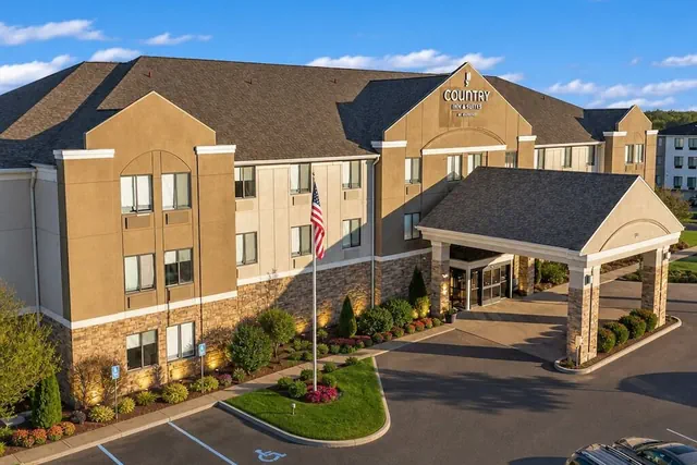 Photo 1 - Country Inn & Suites by Radisson, South Haven, MI