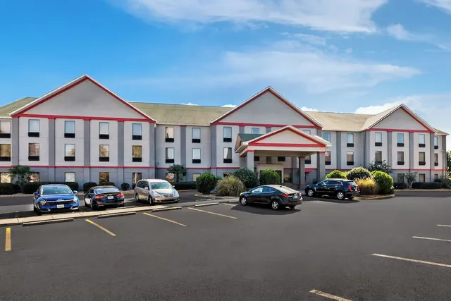 Photo 1 - Red Roof Inn PLUS+ & Suites Atlanta Airport South