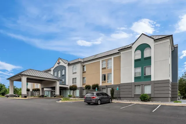 Photo 1 - Comfort Inn Ruther Glen near Kings Dominion