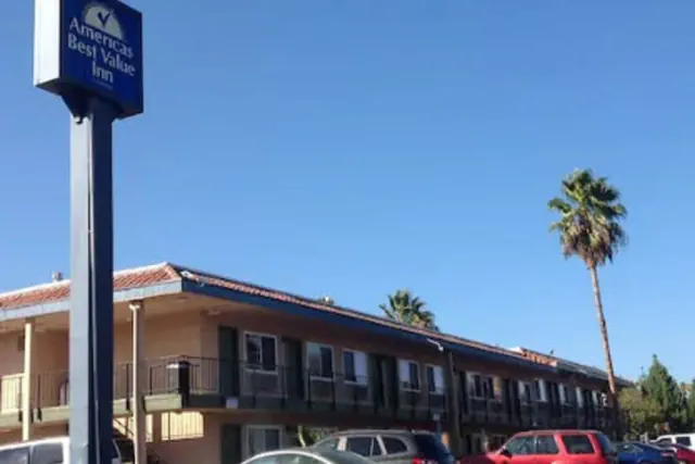 Photo 1 - Americas Best Value Inn Thousand Oaks