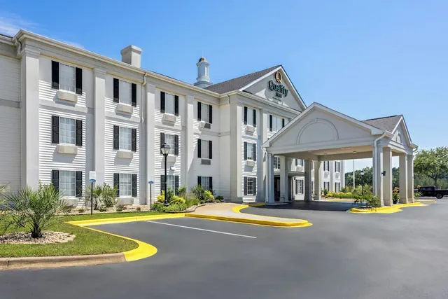 Photo 1 - Quality Inn Pooler - Savannah I-95