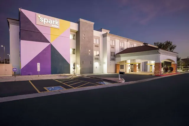 Photo 1 - Spark by Hilton Glendale Phoenix North