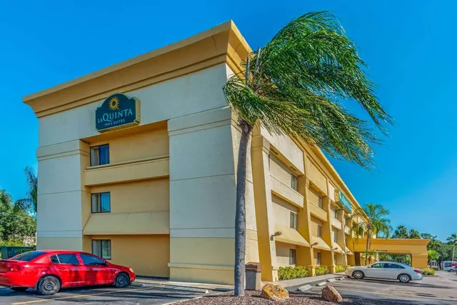 Photo 1 - La Quinta Inn & Suites by Wyndham Tampa Brandon West