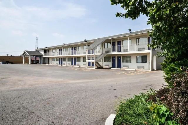 Photo 1 - Motel 6 Saint Joseph, MO