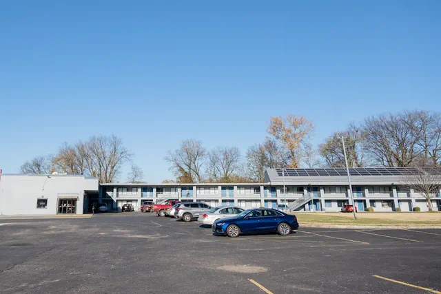 Photo 1 - Envi Boutique Hotel Henderson-Evansville South