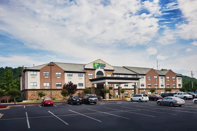 Photo 1 - Holiday Inn Express & Suites Birmingham South - Pelham by IHG