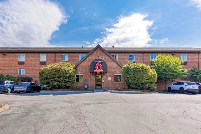 Photo 1 - Studio 6 Extended Stay - St Louis, MO - Westport/Craig Road