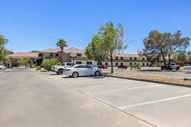 Photo 1 - HomeTowne Studios by Red Roof Ridgecrest