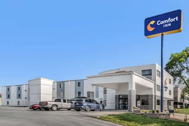 Photo 1 - Comfort Inn Kansas City Midtown