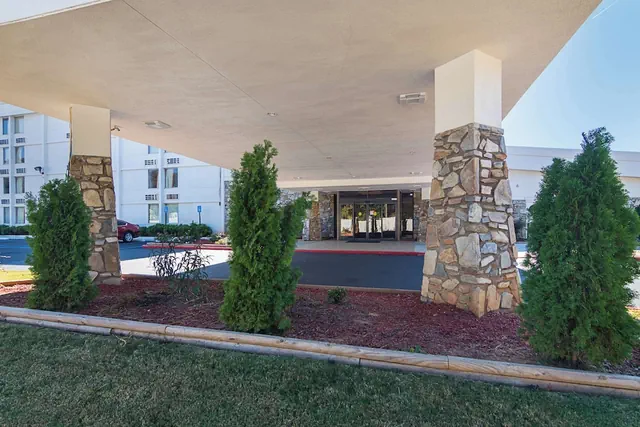 Photo 1 - Motel 6 Decatur, GA