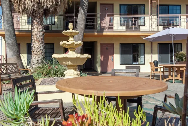 Photo 1 - Studio City Court Yard Hotel