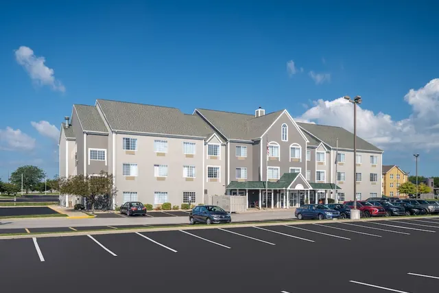 Photo 1 - Country Inn & Suites by Radisson, Maumee - Toledo