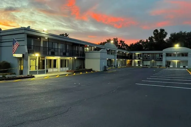 Photo 1 - Days Inn & Suites by Wyndham Dayton North