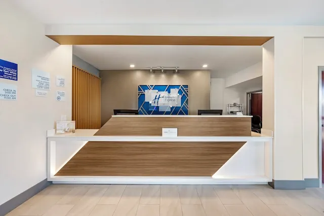 Photo 1 - Holiday Inn Express White House by IHG