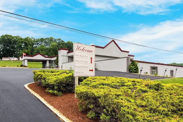 Photo 1 - Red Roof Inn New Stanton