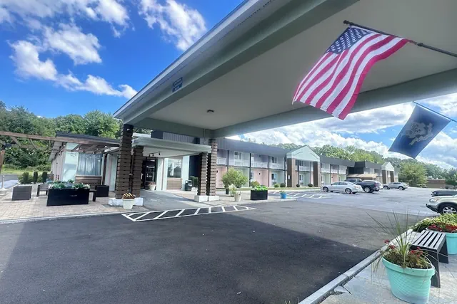 Photo 1 - Days Inn by Wyndham Southington