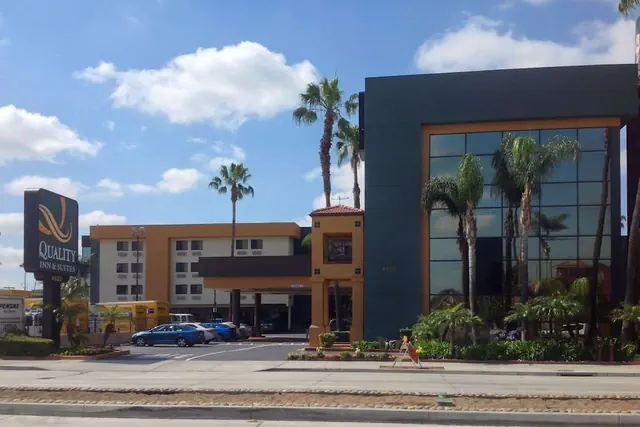 Photo 1 - Quality Inn & Suites Los Angeles Airport - Stadium District