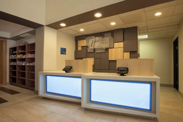 Photo 1 - Holiday Inn Express & Suites Davis - University Area by IHG