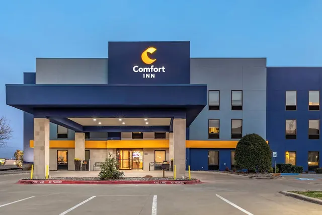 Photo 1 - Comfort Inn - Weatherford