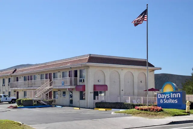 Photo 1 - Days Inn by Wyndham San Marcos