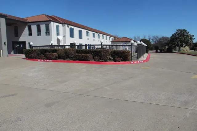 Photo 1 - Motel 6 Ennis, TX