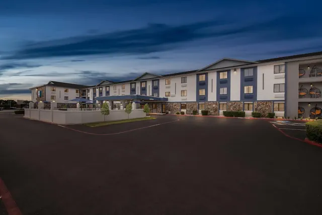 Photo 1 - Clarion Pointe Shreveport West