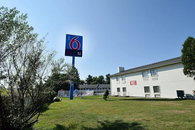 Photo 1 - Motel 6 Nashua, NH - North