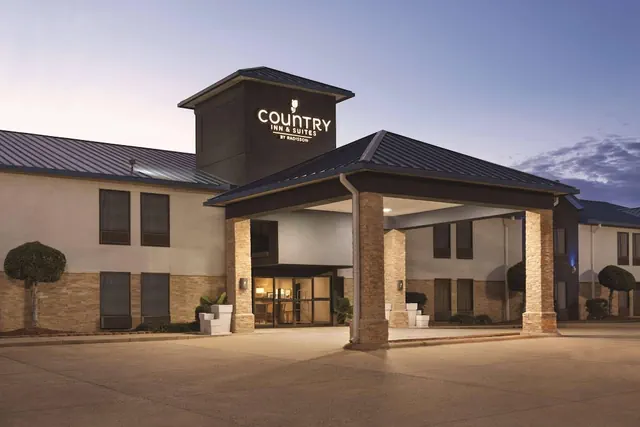 Photo 1 - Country Inn & Suites by Radisson, Bryant (Little Rock), AR
