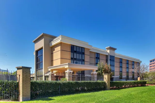 Photo 1 - Heritage Inn Suites Houston/Sugar Land, Trademark by Wyndham