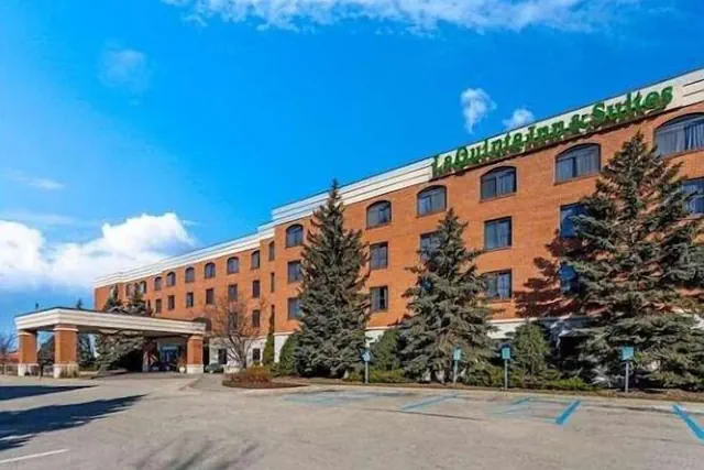 Photo 1 - La Quinta Inn & Suites by Wyndham Madison American Center