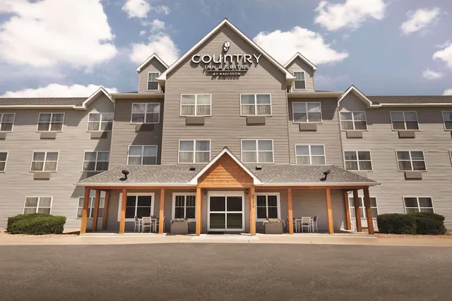 Photo 1 - Country Inn & Suites by Radisson, Brooklyn Park - Brooklyn Center, MN