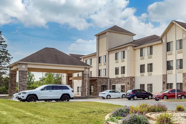 Photo 1 - Comfort Inn & Suites North Aurora - Naperville