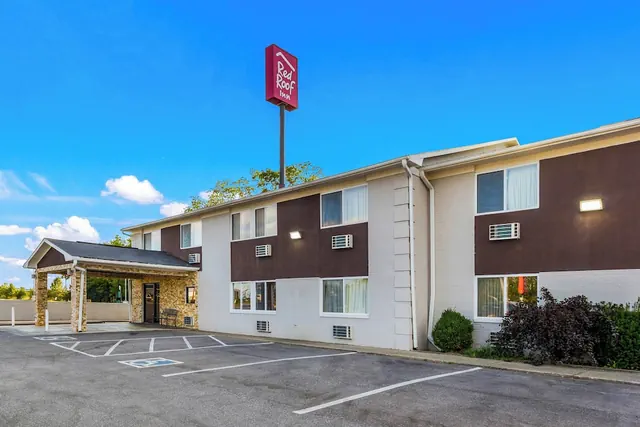 Photo 1 - Red Roof Inn Dry Ridge