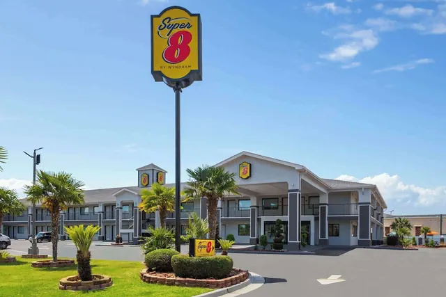 Photo 1 - Super 8 by Wyndham Prattville Montgomery